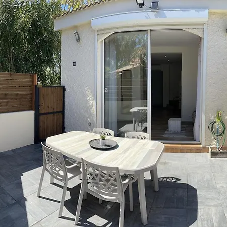 La Petite Maison De Mae-andria Lejlighed