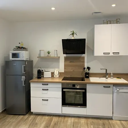 La Petite Maison De Mae-andria Διαμέρισμα *