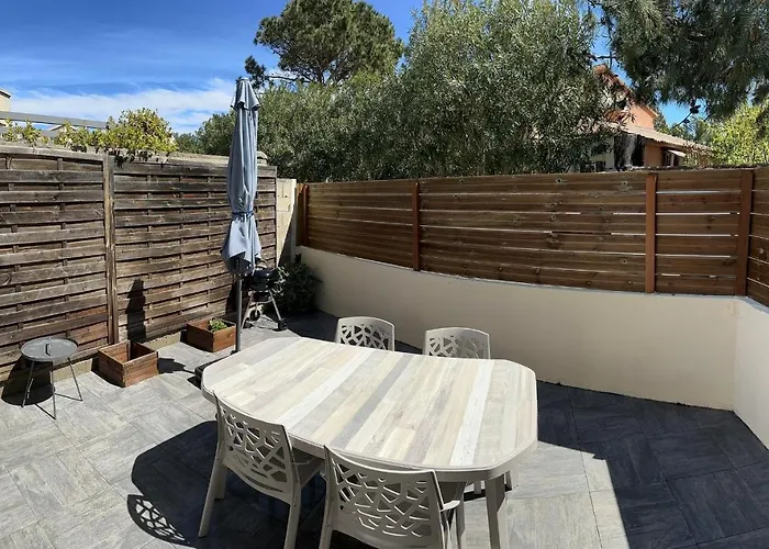 La Petite Maison De Mae-andria Lejlighed